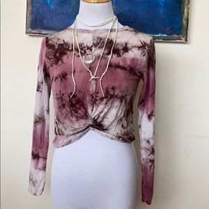 SOLD 🦋Purple Tie Dye Long Sleeve Knotted Tee🦋